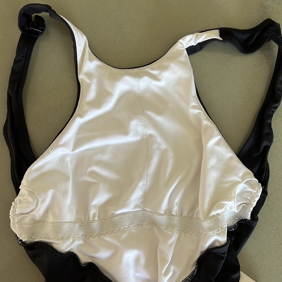 Seafolly Black and White One Piece Swimsuit, Size US4 - Picture 8 of 8